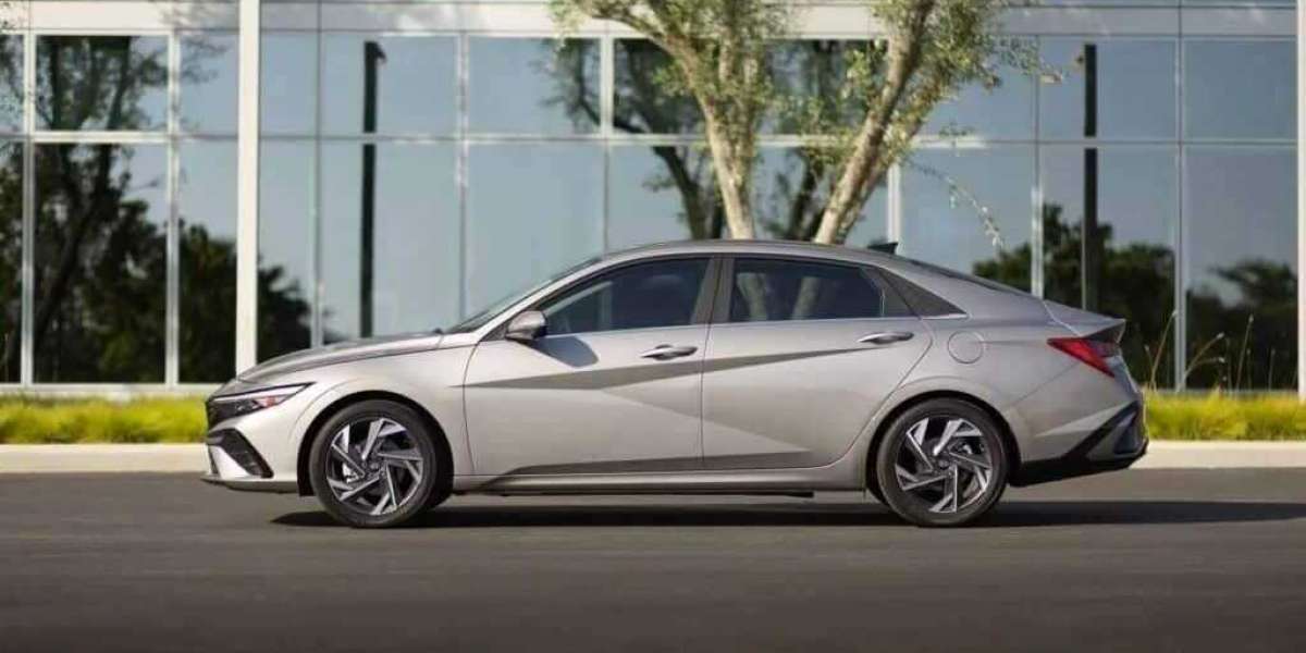 Hyundai Elantra (2024): Revitalizing the Compact Sedan Segment